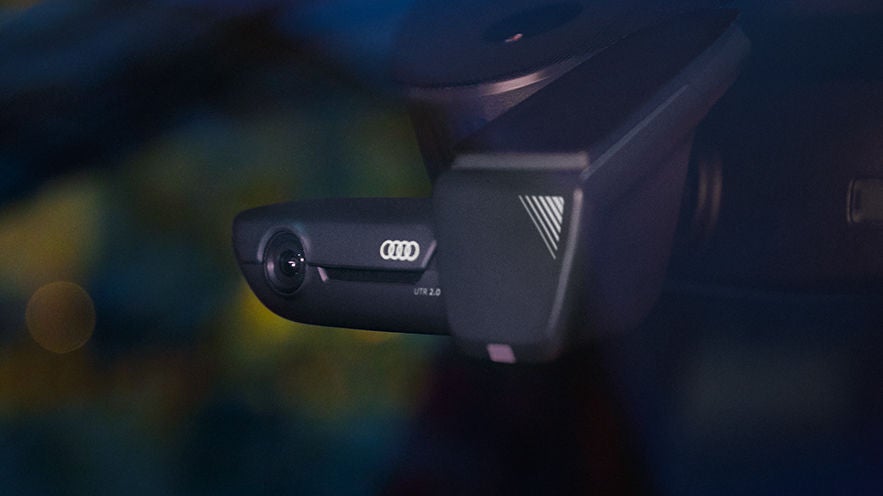 Audi ユニバーサルトラフィックレコーダー > 新商品 > 純正